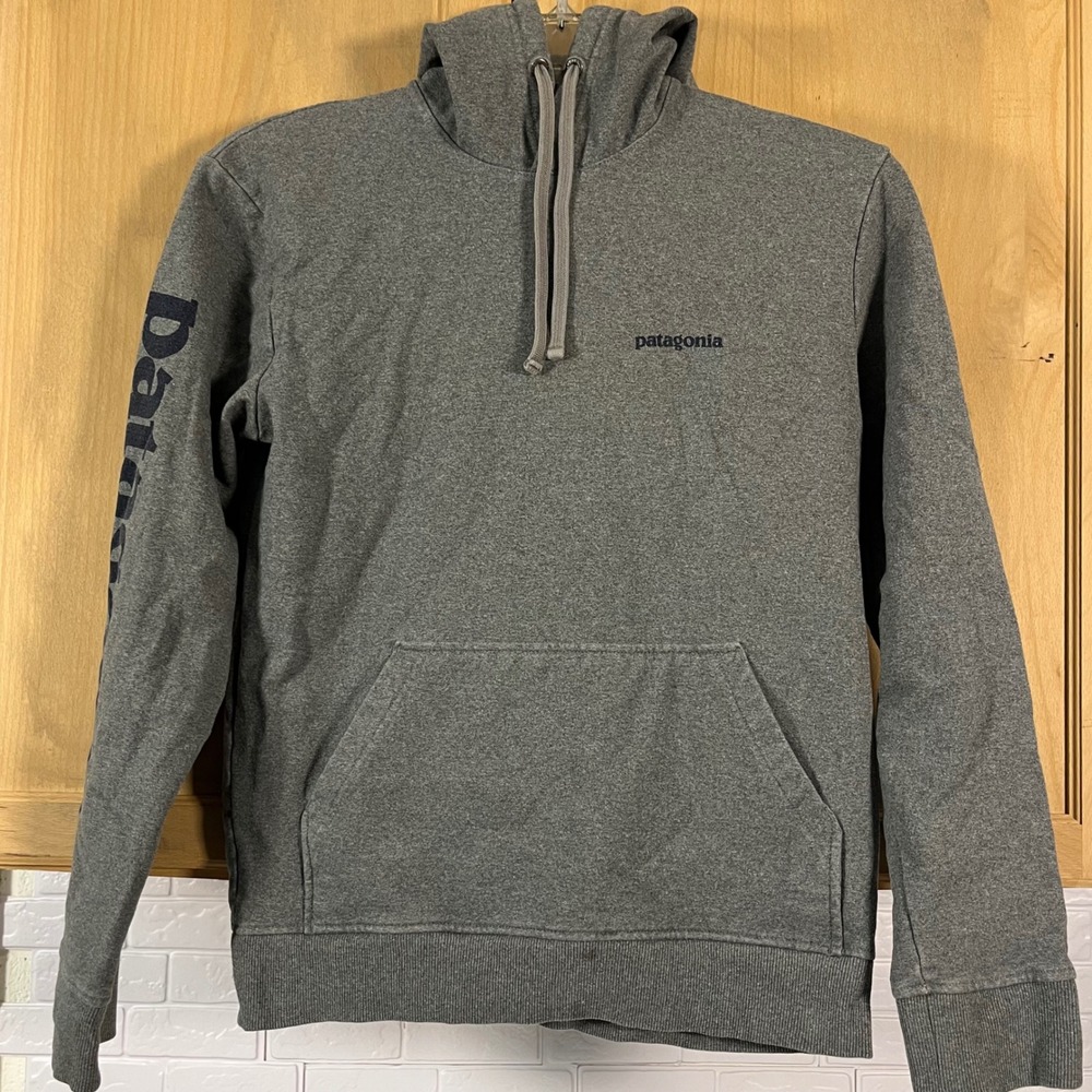 Patagonia Uprisal Hoody Mens Small Gray Graphic Sleeve Pullover Sweatshirt
